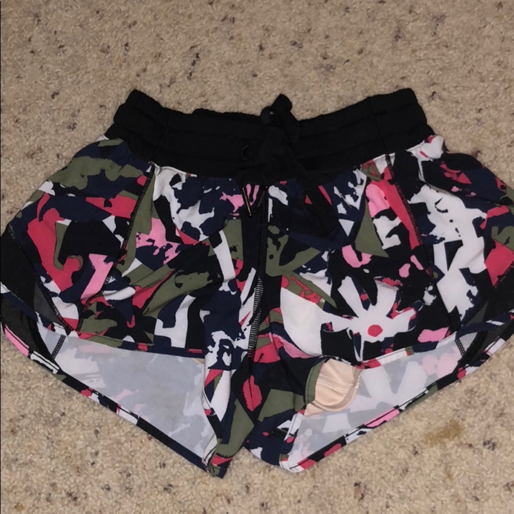 LULULEMON HOTTY HOT SHORTS